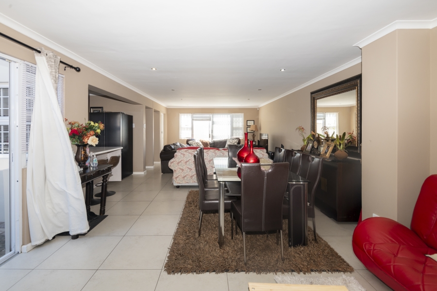 3 Bedroom Property for Sale in Villa Diamante Western Cape
